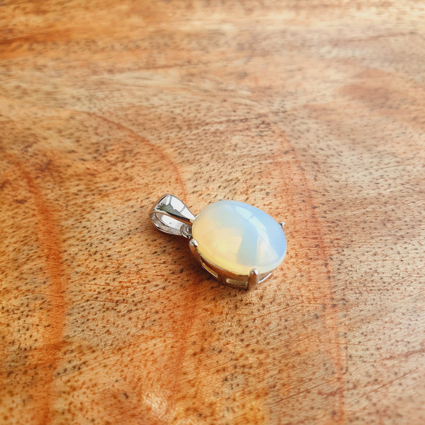 Kette aus Edelstahl mit Rutilquarz Anhänger