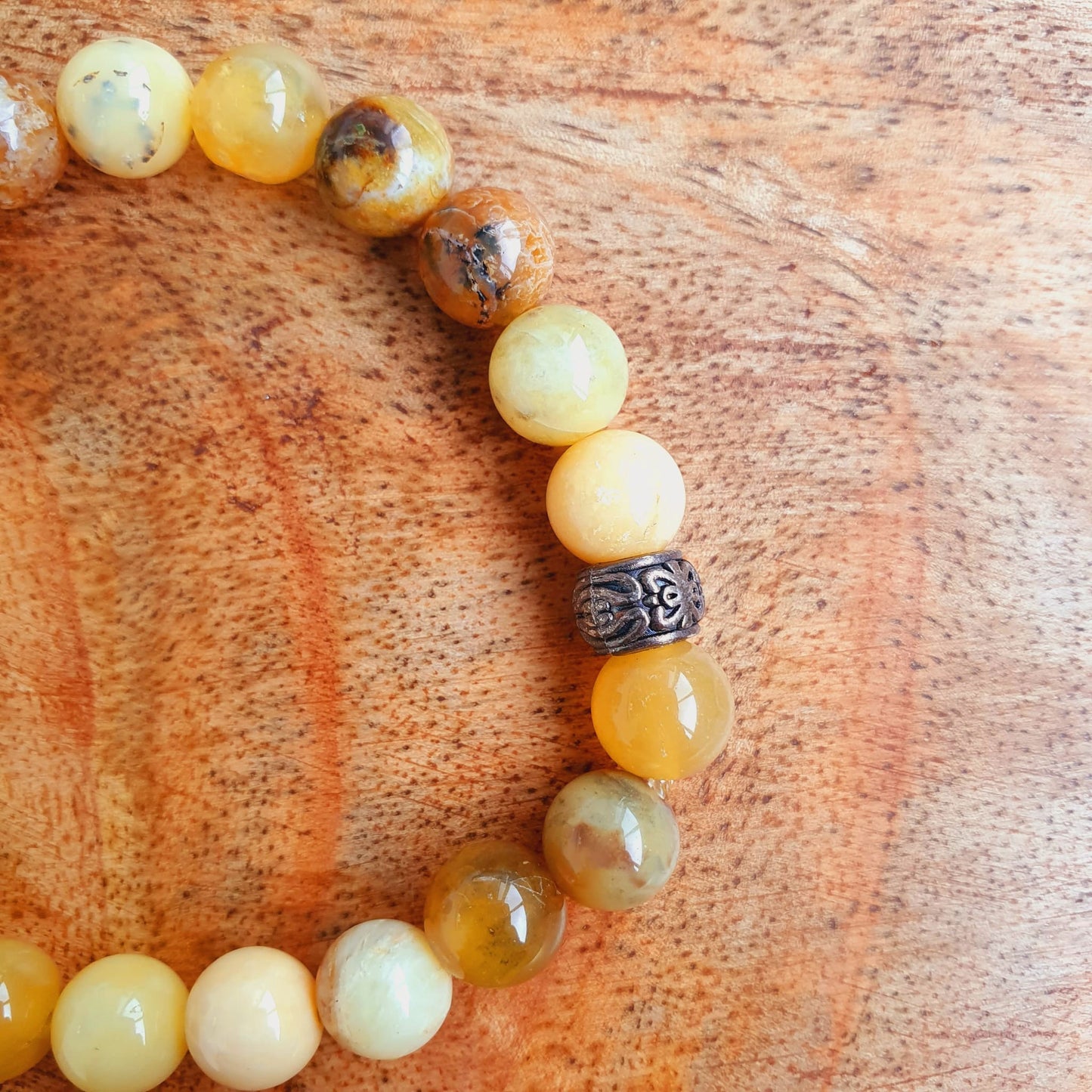 Opal Armband mit Silberdetail