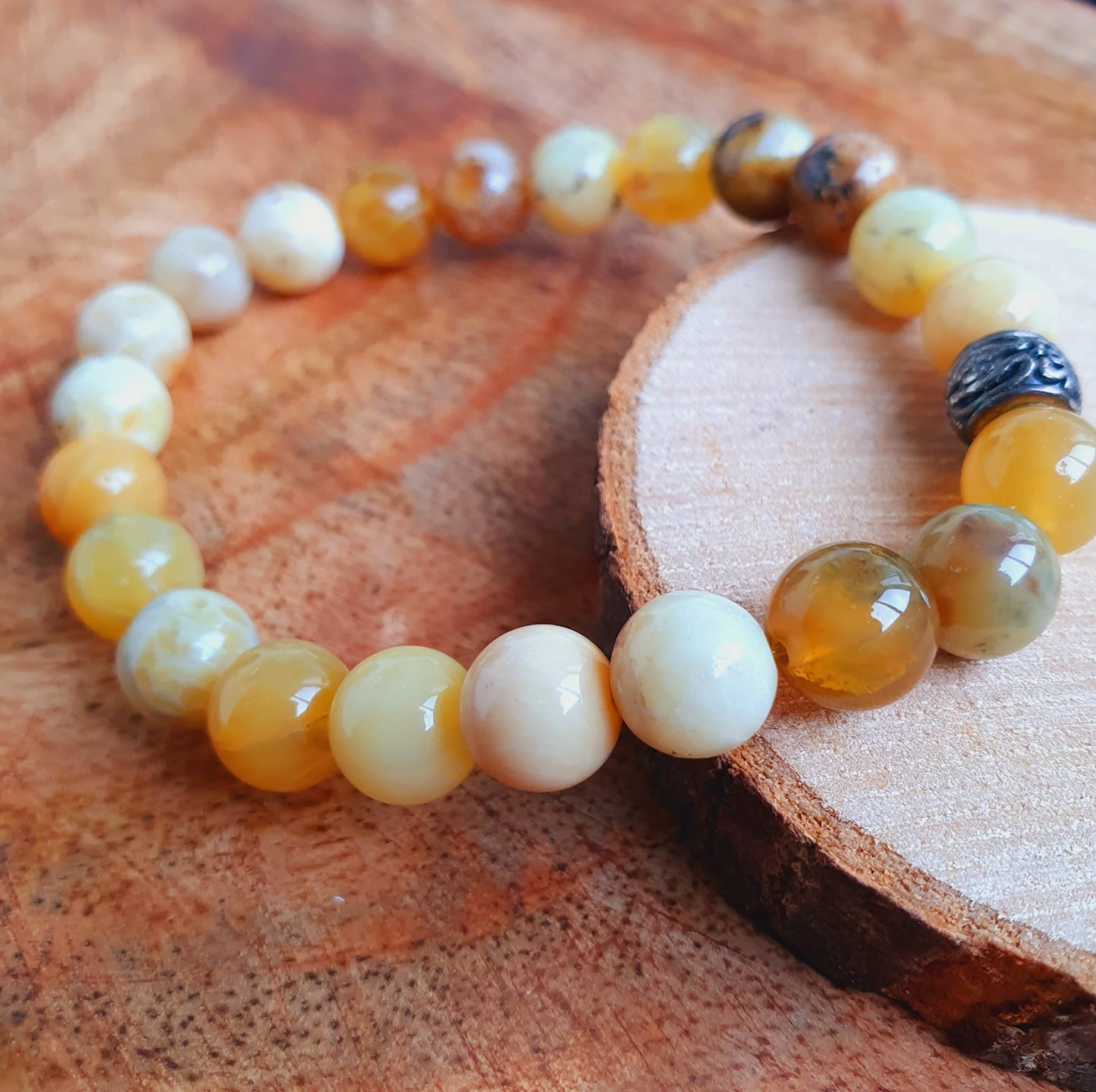 Opal Armband mit Silberdetail
