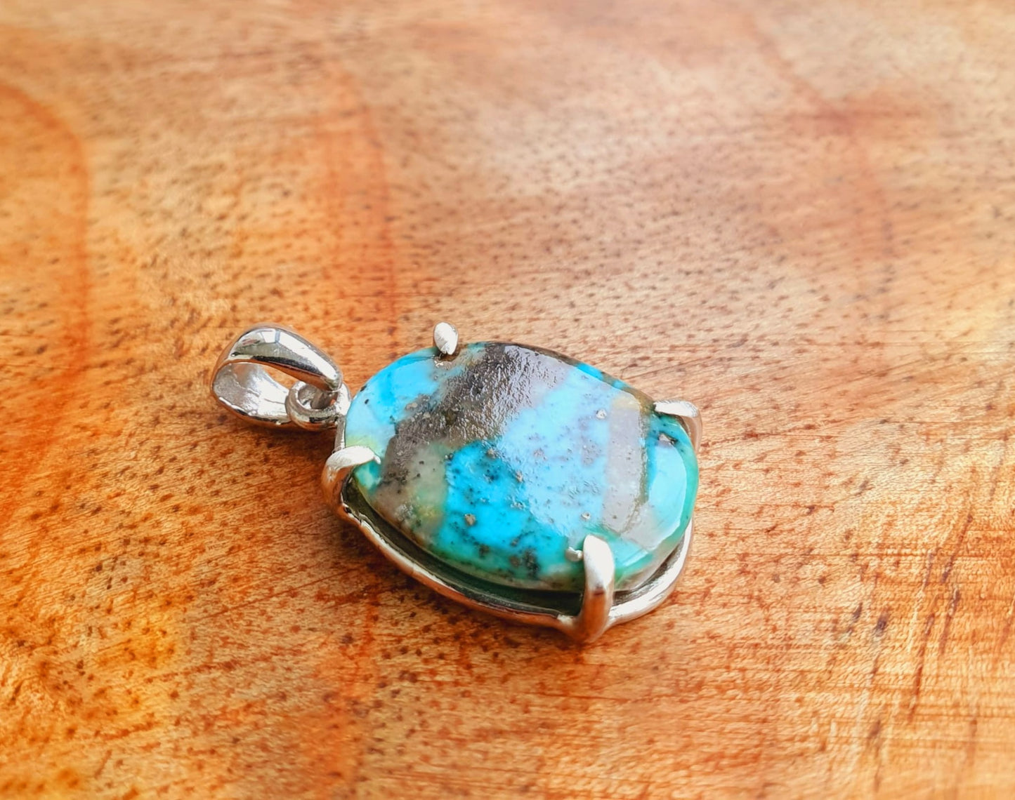 Kette aus Edelstahl mit Türkis Anhänger (Oval)