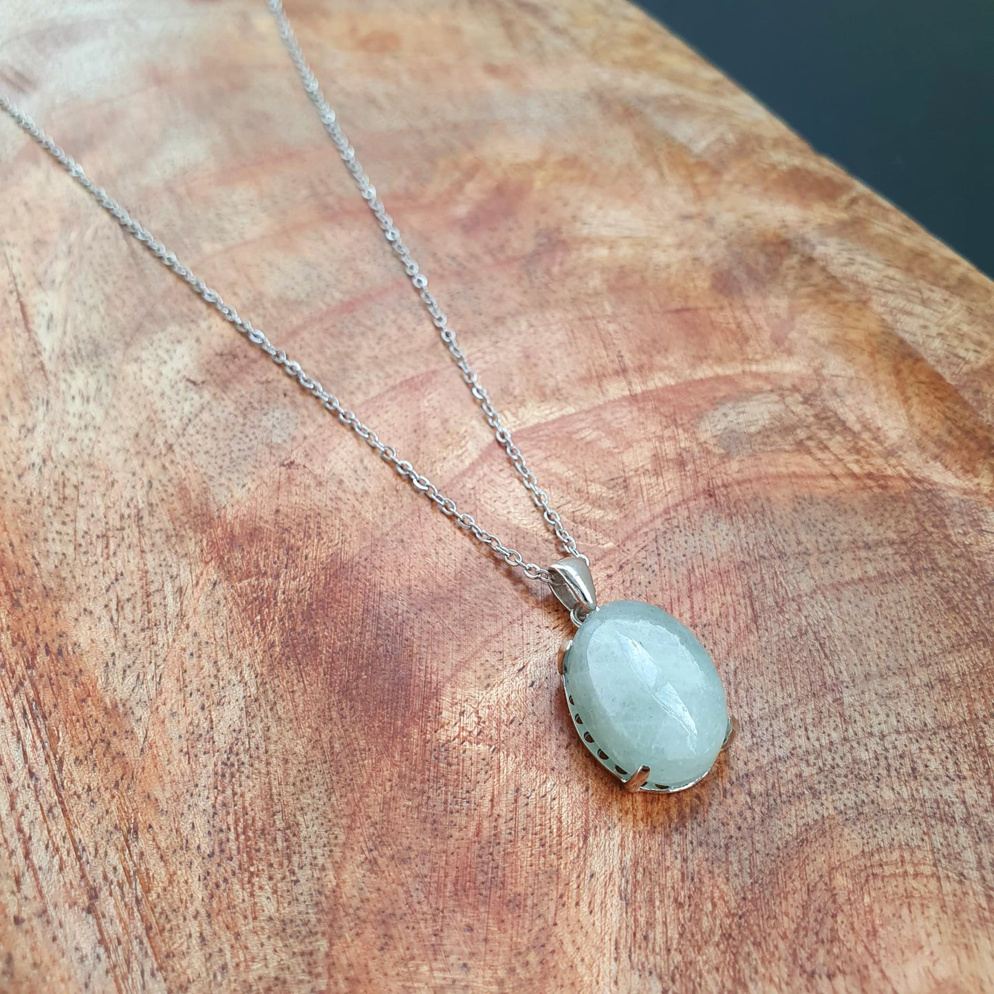 Kette aus Edelstahl mit Aquamarin Anhänger
