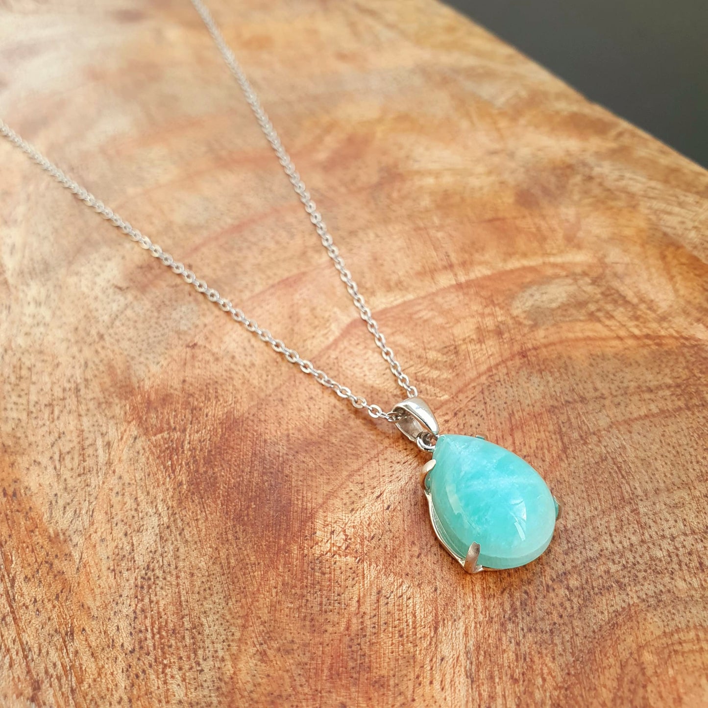 Kette aus Edelstahl mit Amazonit Anhänger (Tropfenform)
