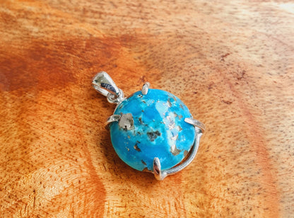 Kette aus Edelstahl mit Türkis Anhänger (Rund)